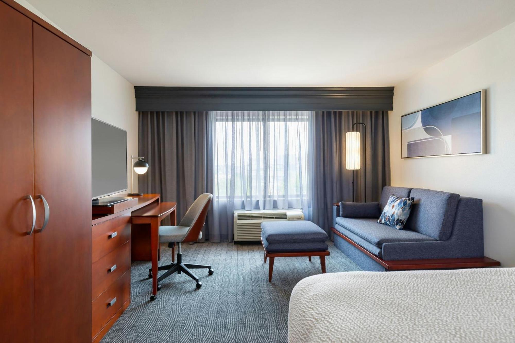 Courtyard By Marriott Madison West / Middleton Hotel Kültér fotó