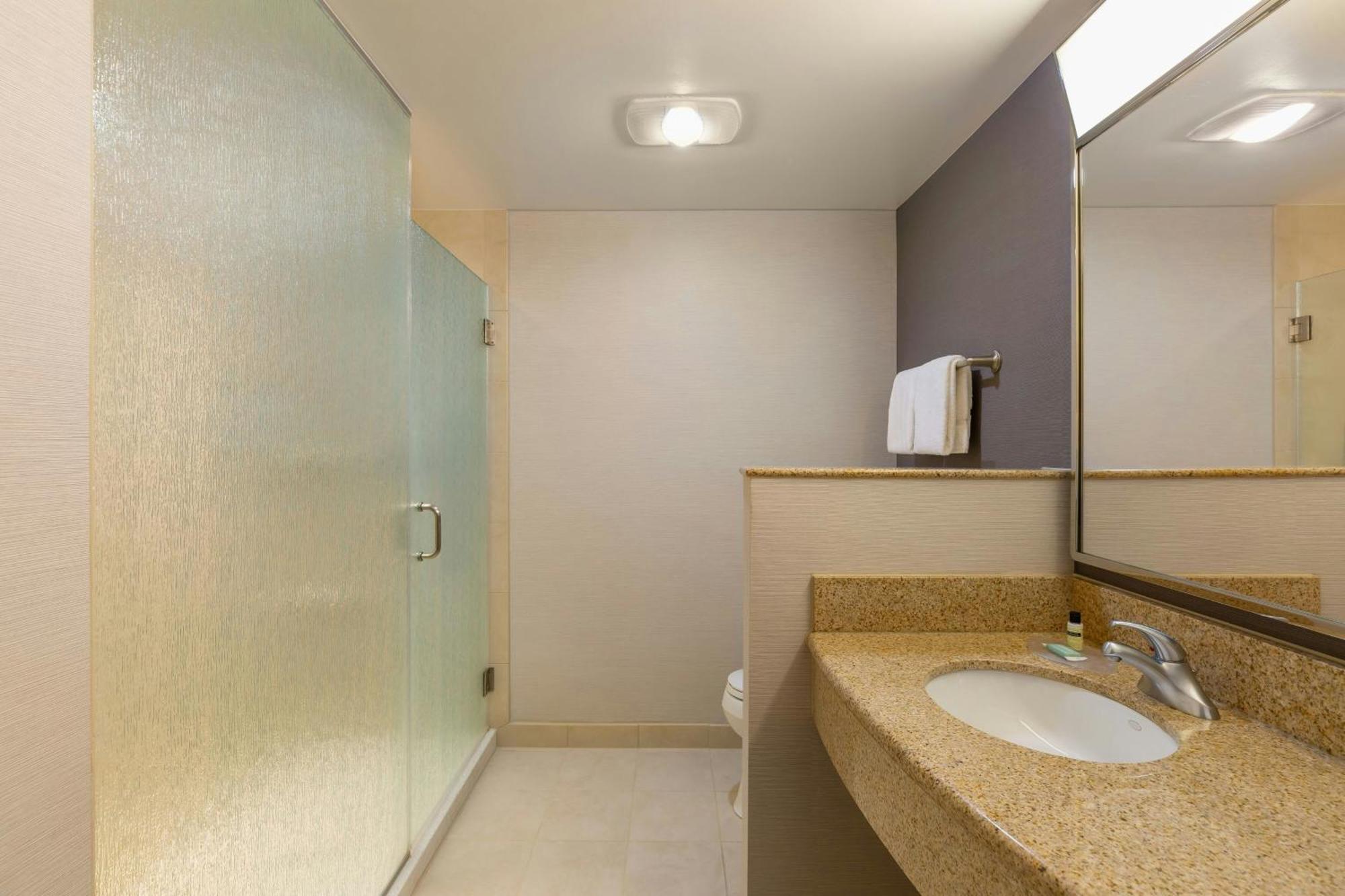 Courtyard By Marriott Madison West / Middleton Hotel Kültér fotó